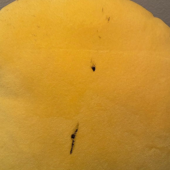 Heart Eyes😍 emoji pillow - Picture 3 of 3